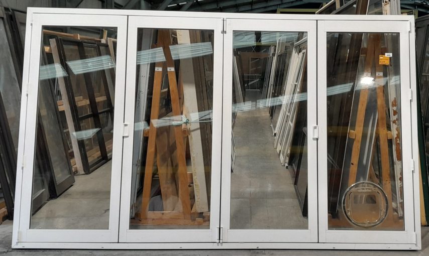 Off white aluminium double glazed 4 leaf bi-fold door