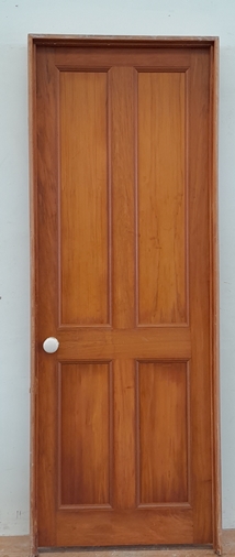 Prehung rimu villa style interior door