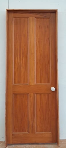Prehung rimu villa style interior door