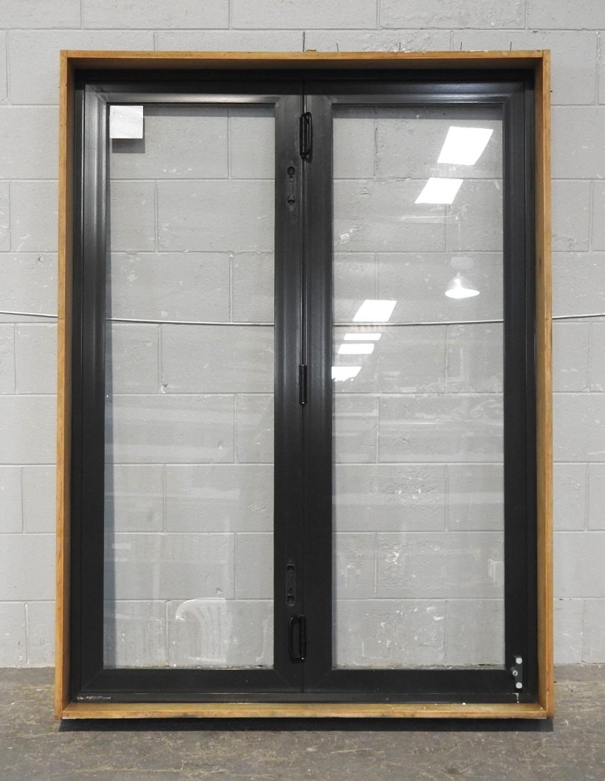 Karaka Green Aluminium Bi-Fold Window