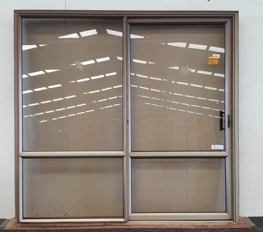 Light bronze aluminium sliding door