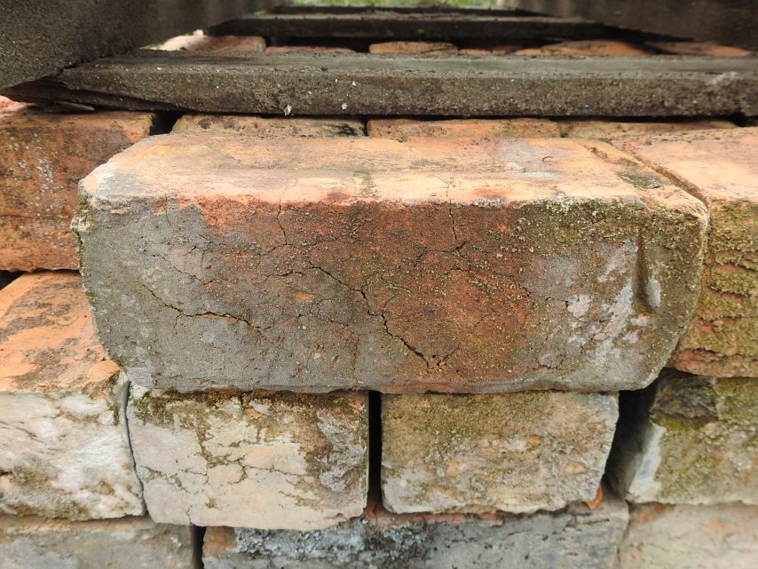 Salvaged Clean Villa Bricks - Palletised