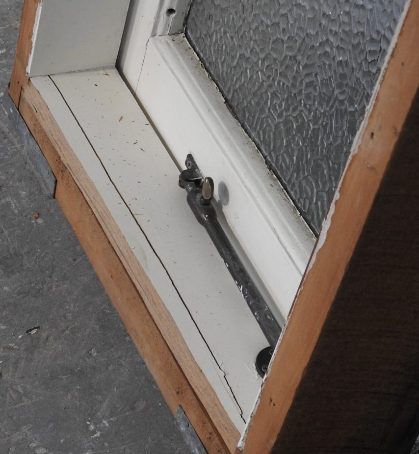 Bungalow Wooden Casement Window with Obscure Glass