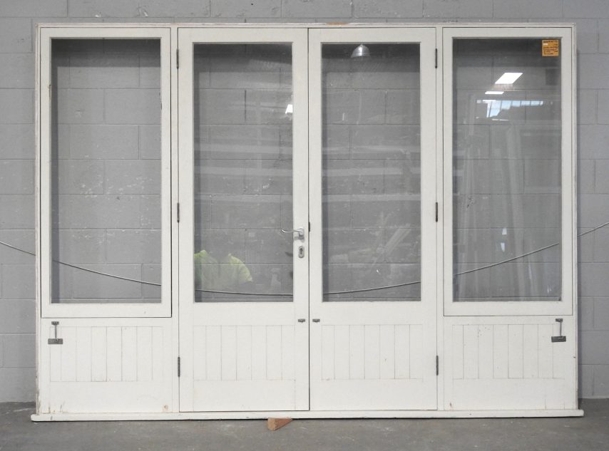 Villa Bungalow Style Wooden French Doors With Sidelights