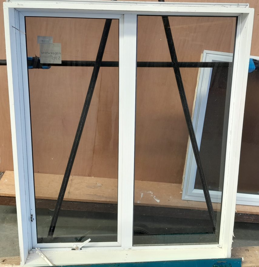 White aluminium single awning window