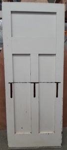 Solid 3 panel door Wooden bungalow door