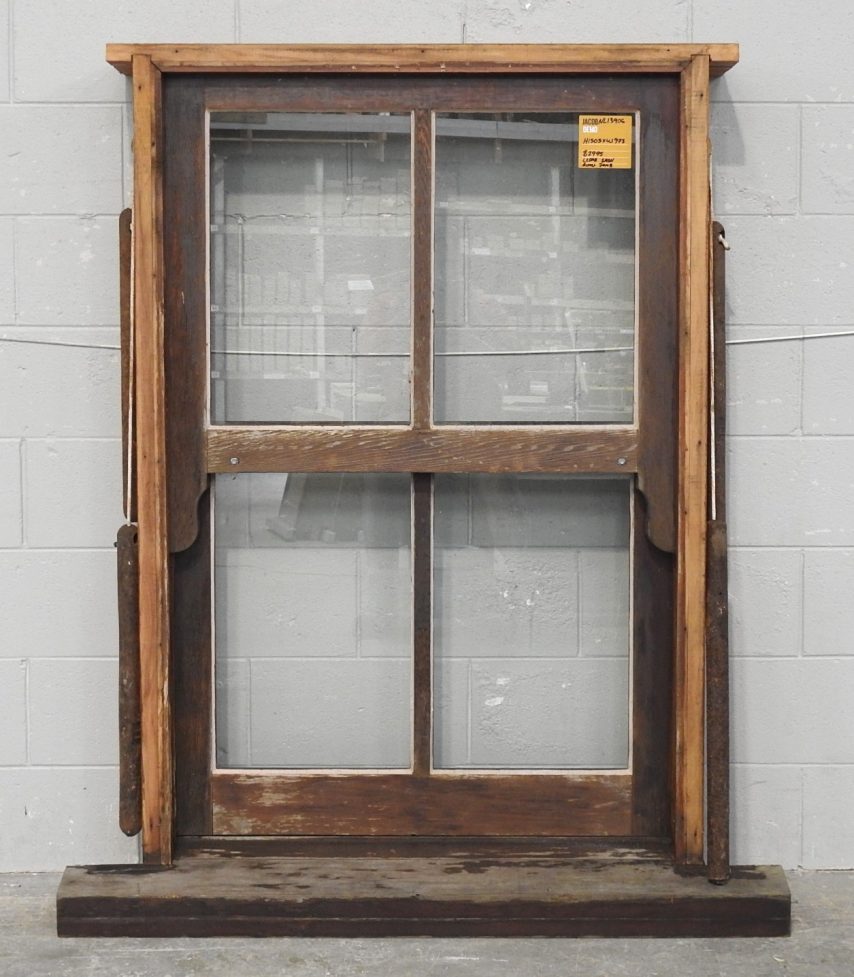 Villa Wooden Double-Hung Split Pane Window