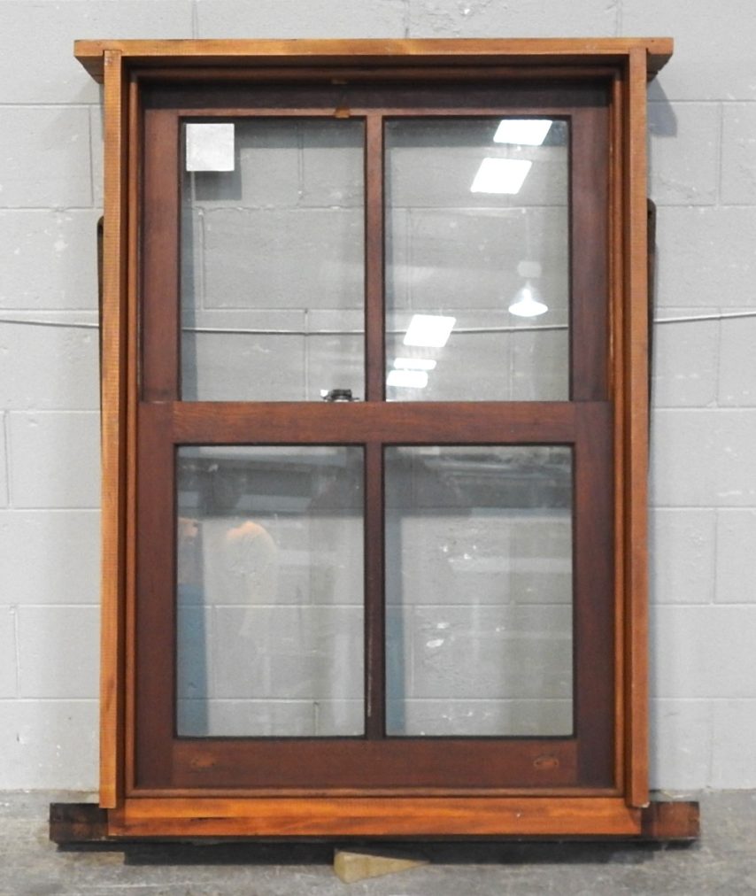 Villa Wooden Double-Hung Split Pane Window