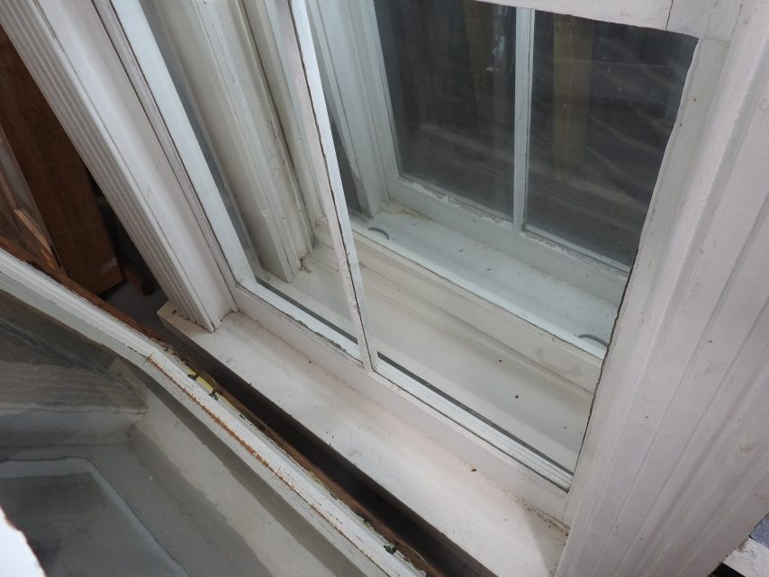 Villa Wooden Double-Hung Window