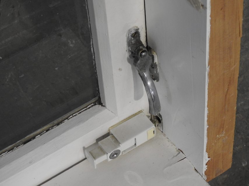 Wooden Single Awning Window with 3-Light Sashes