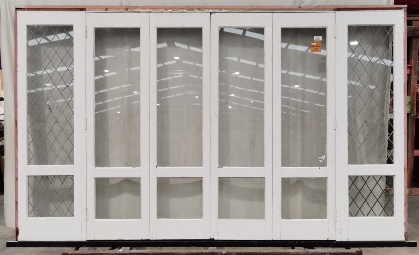 Wooden four leaf bi-fold door
