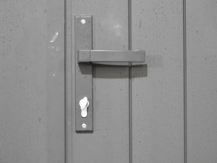 White Ali' Frame With Grey Ali' Basement Doors