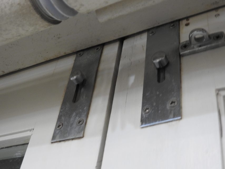Wooden Bi-Fold Doors - Cantilever Type
