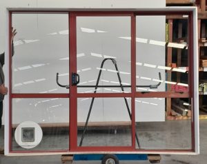 Pioneer red aluminium sliding door