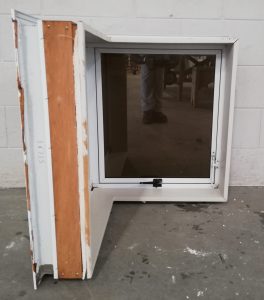 White Aluminium Corner Awing Window
