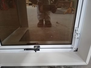 White Aluminium Corner Awing Window