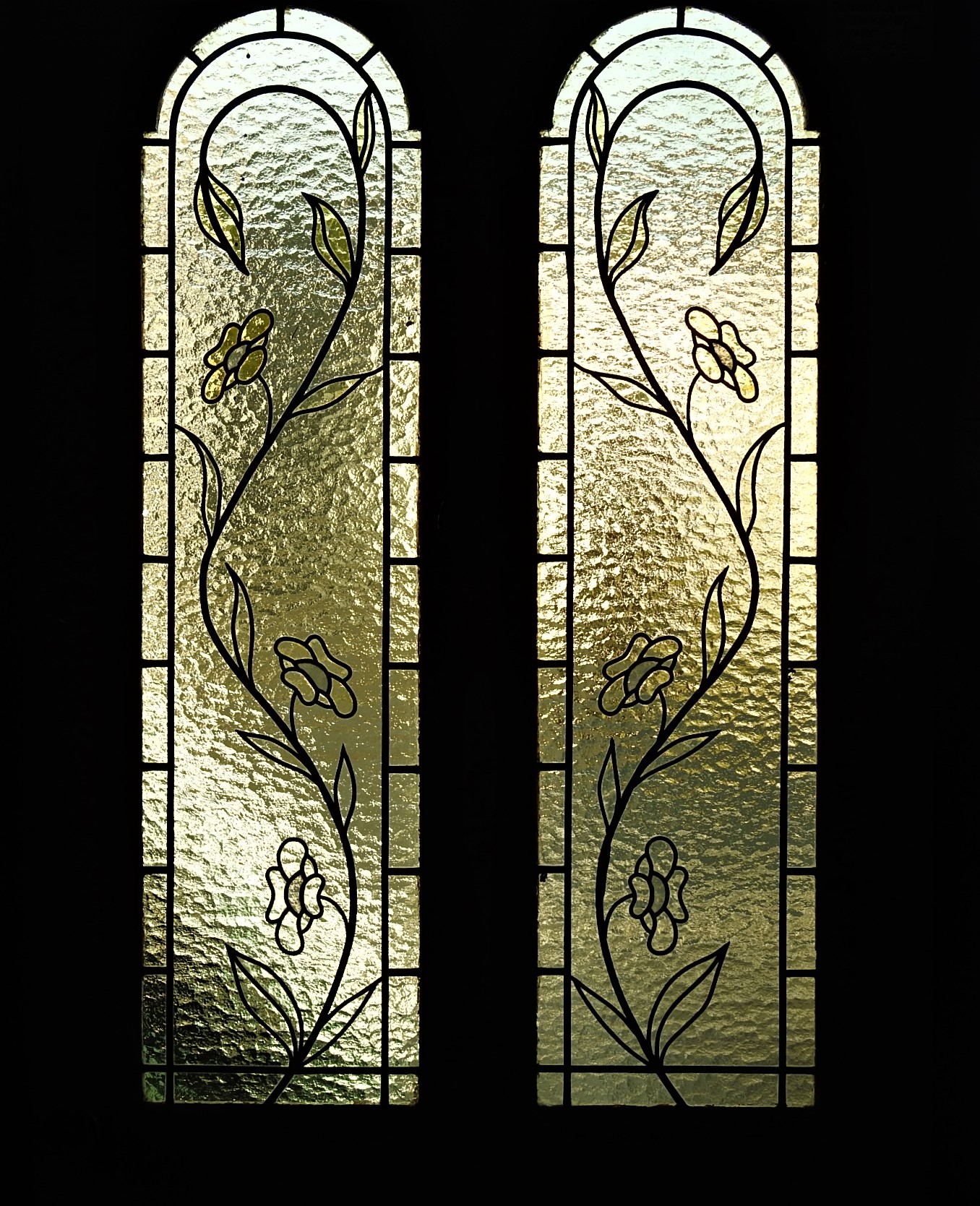 Bronze Ali' Frame with Wooden 4 Panel Entrance Door