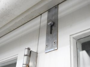 Wooden Bi-Fold Doors - Cantilever Type