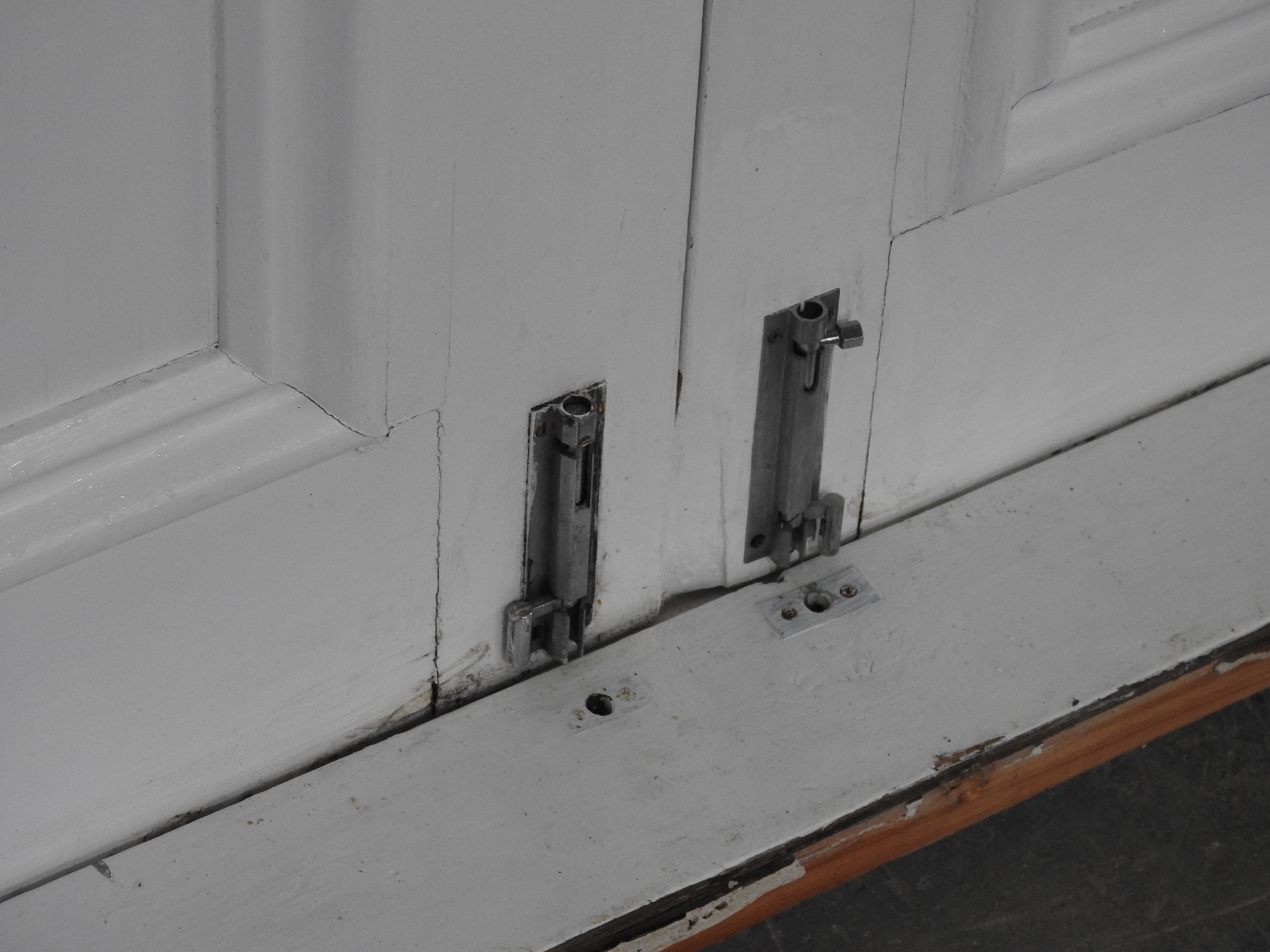 Villa Style Wooden French Doors Hung in Frame