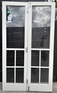 Wooden colonial style Unhung bi-fold doors