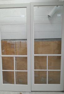 Wooden colonial style Unhung bi-fold doors
