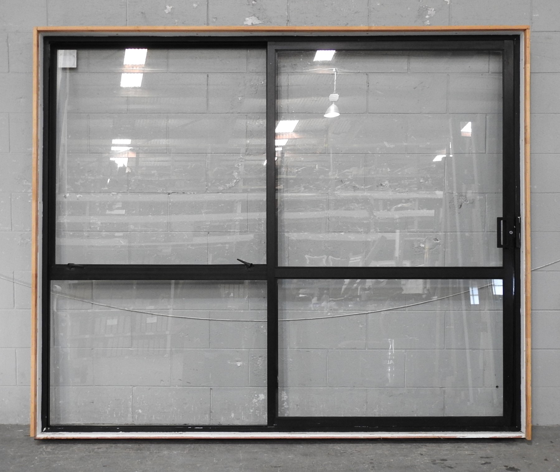 Black Aluminium Sliding Door With Awning Window