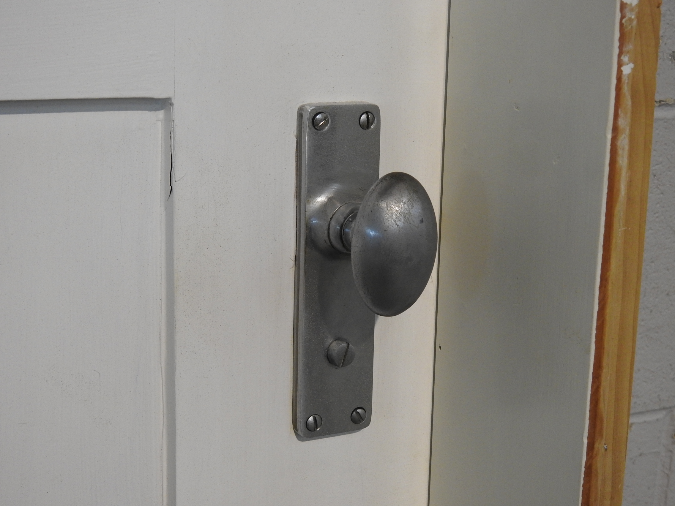 Wooden Repro Bungalow Interior 3 Panel Door - Hung