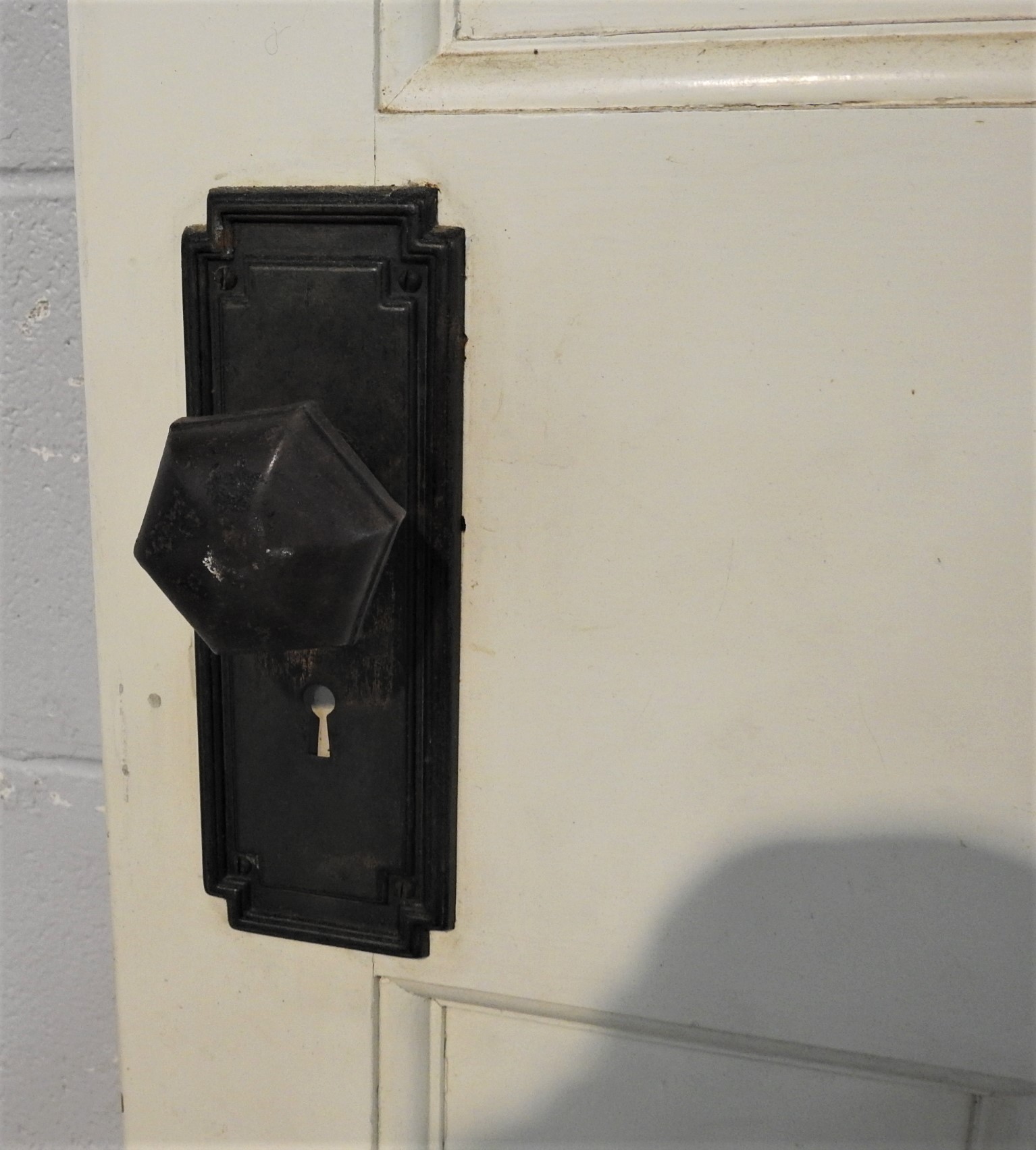 Wooden bungalow interior 3 panel door - opens in from left