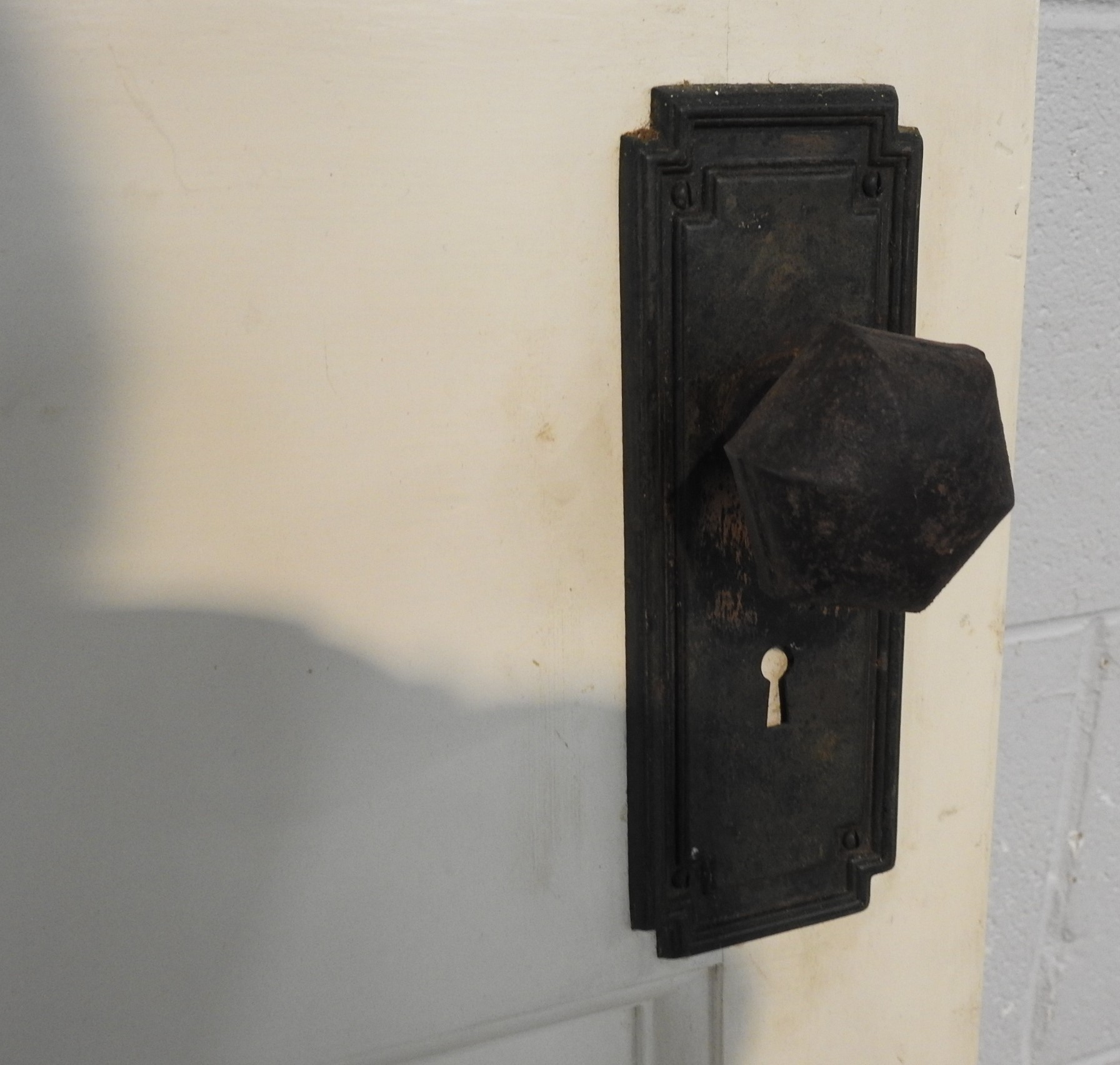 Wooden bungalow interior 3 panel door - opens in from left