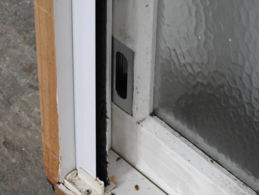 Wooden Sliding Window With Retractable Bug Screen H785mm x W890mm ...