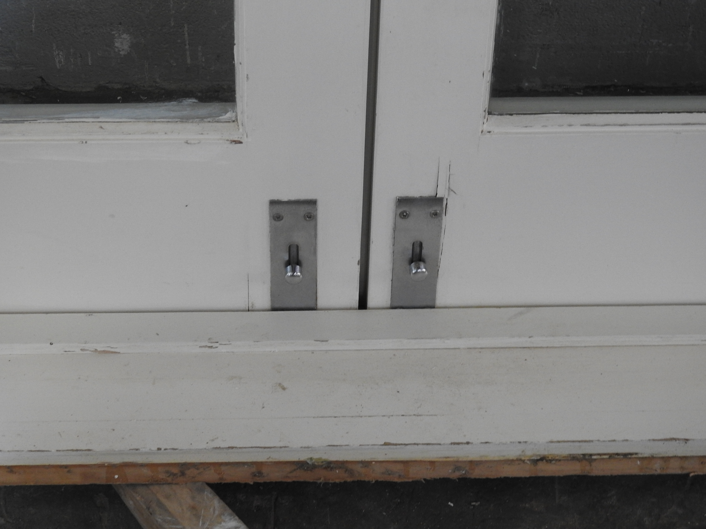 Wooden Bi-Fold Doors - Cantilever Type