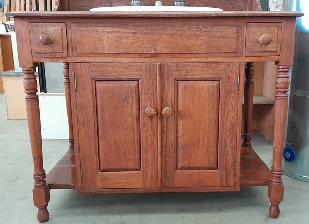 Beautiful solid timber Vanity