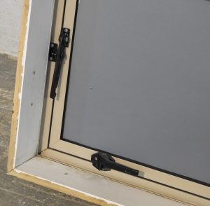 Dusty Trail Aluminium Single Awning Window