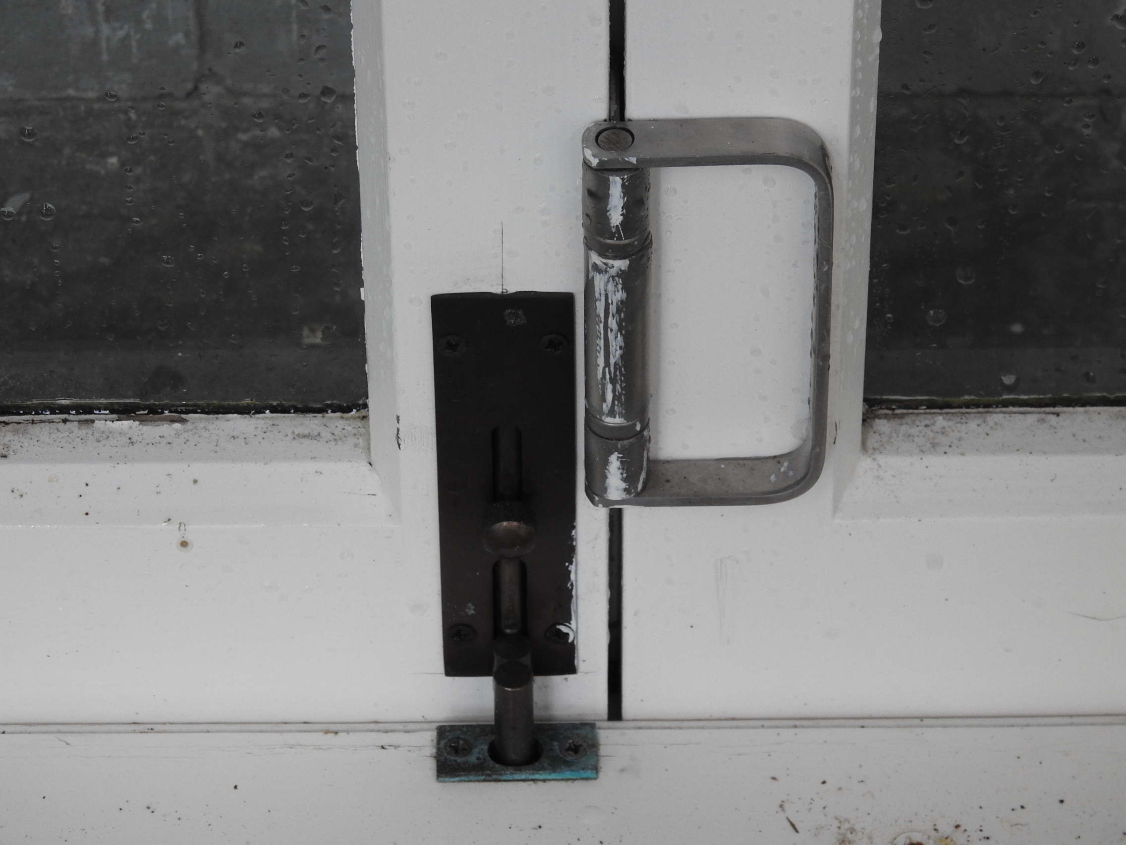 Wooden Bi-Fold Window - Middle opening