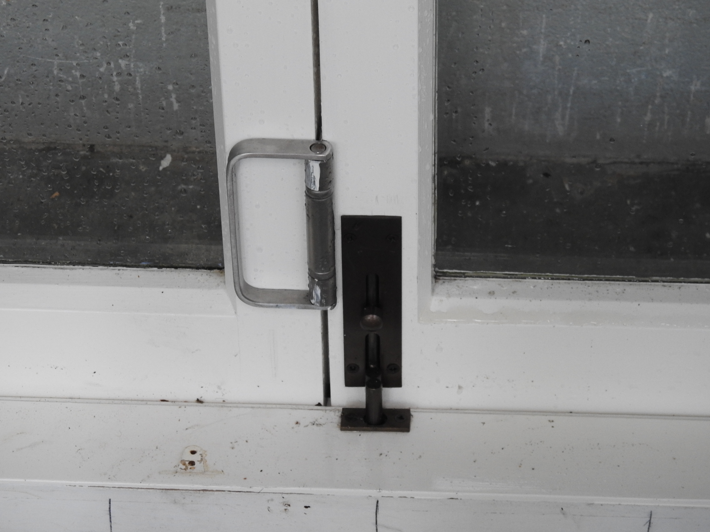 Wooden Bi-Fold Window - Middle opening