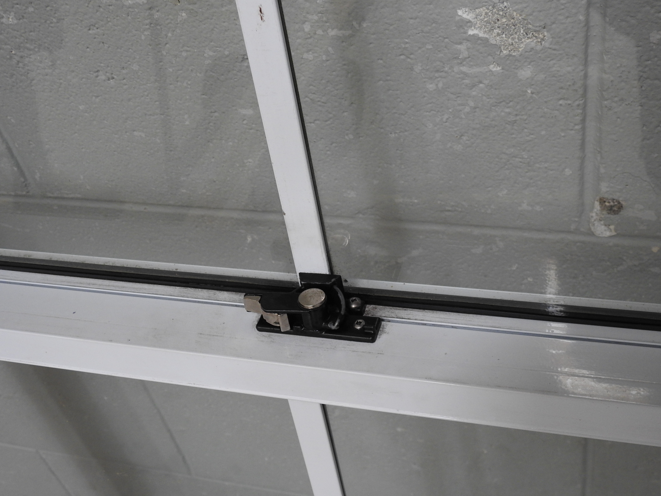 White Aluminium Double Hung Style Sliding Window