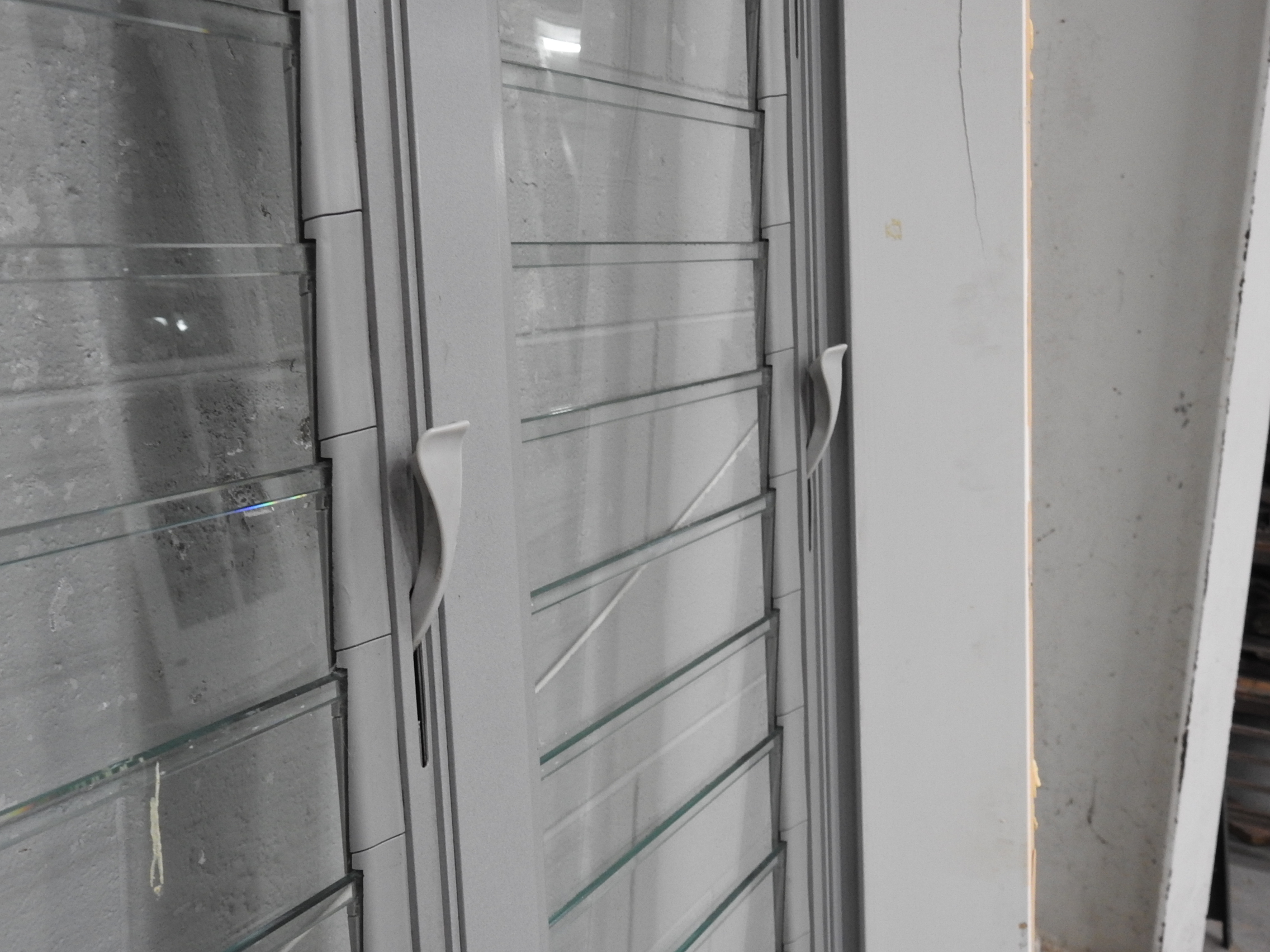 Silver Pearl Aluminium Awning / Louvre Window Combo